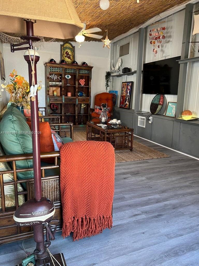 SEXTON COVES ESTATES - Residential