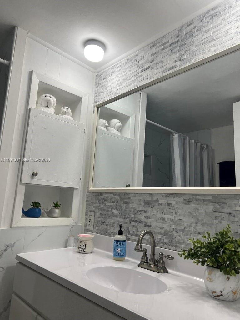 SEXTON COVES ESTATES - Residential