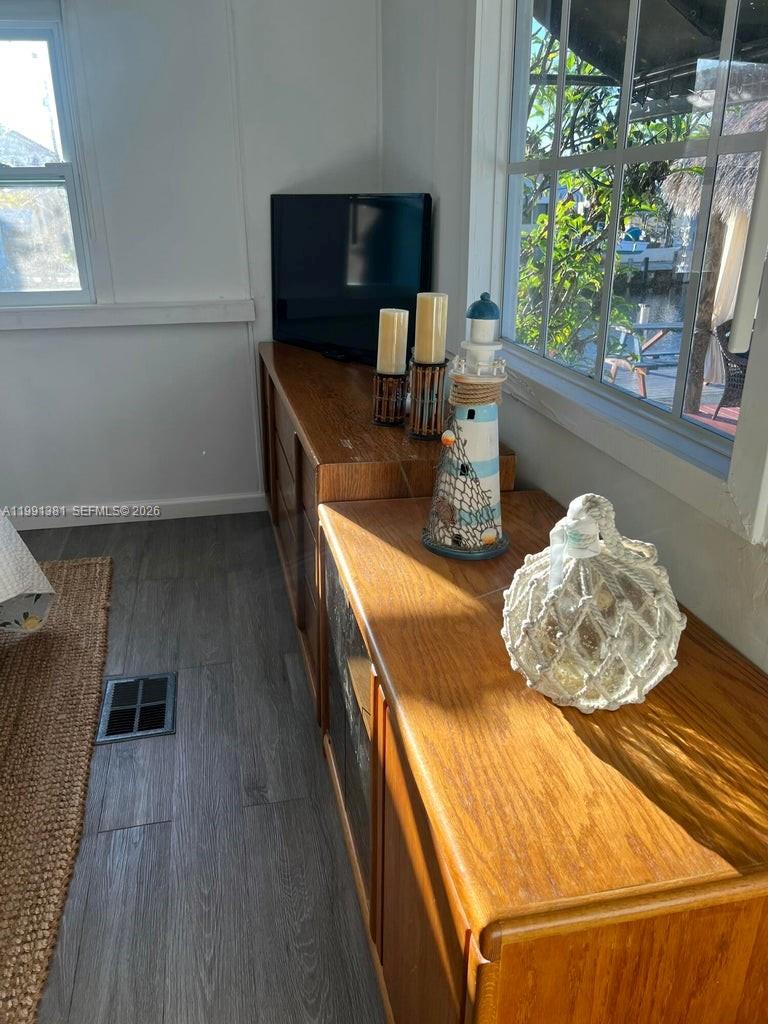 SEXTON COVES ESTATES - Residential