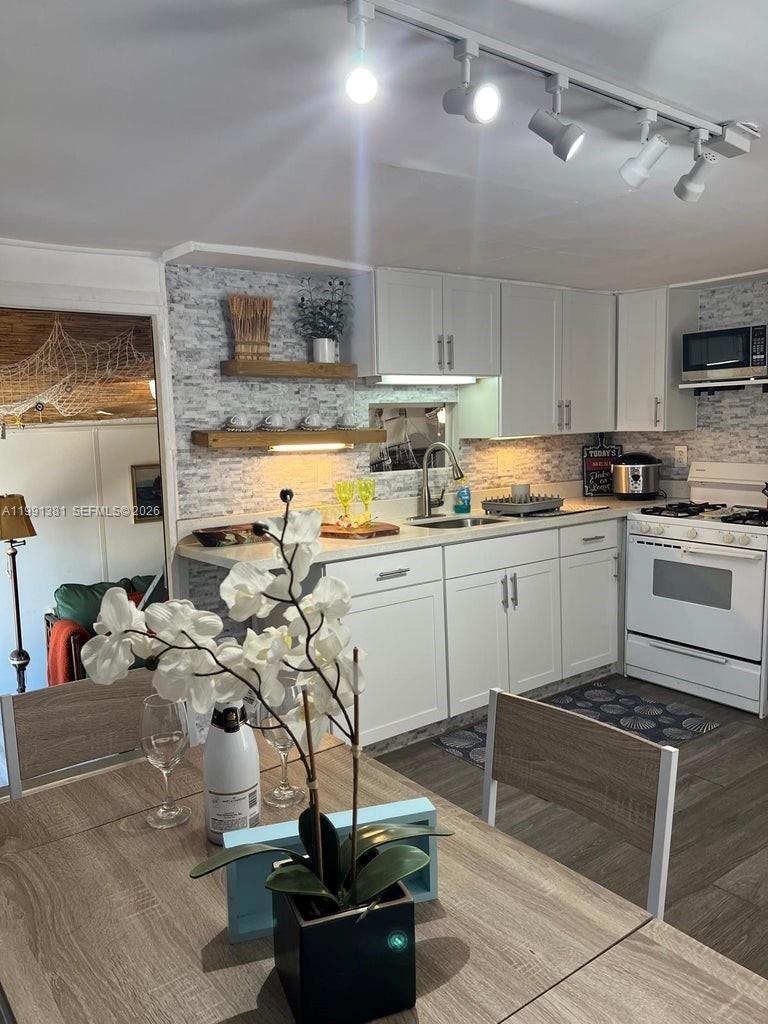 SEXTON COVES ESTATES - Residential