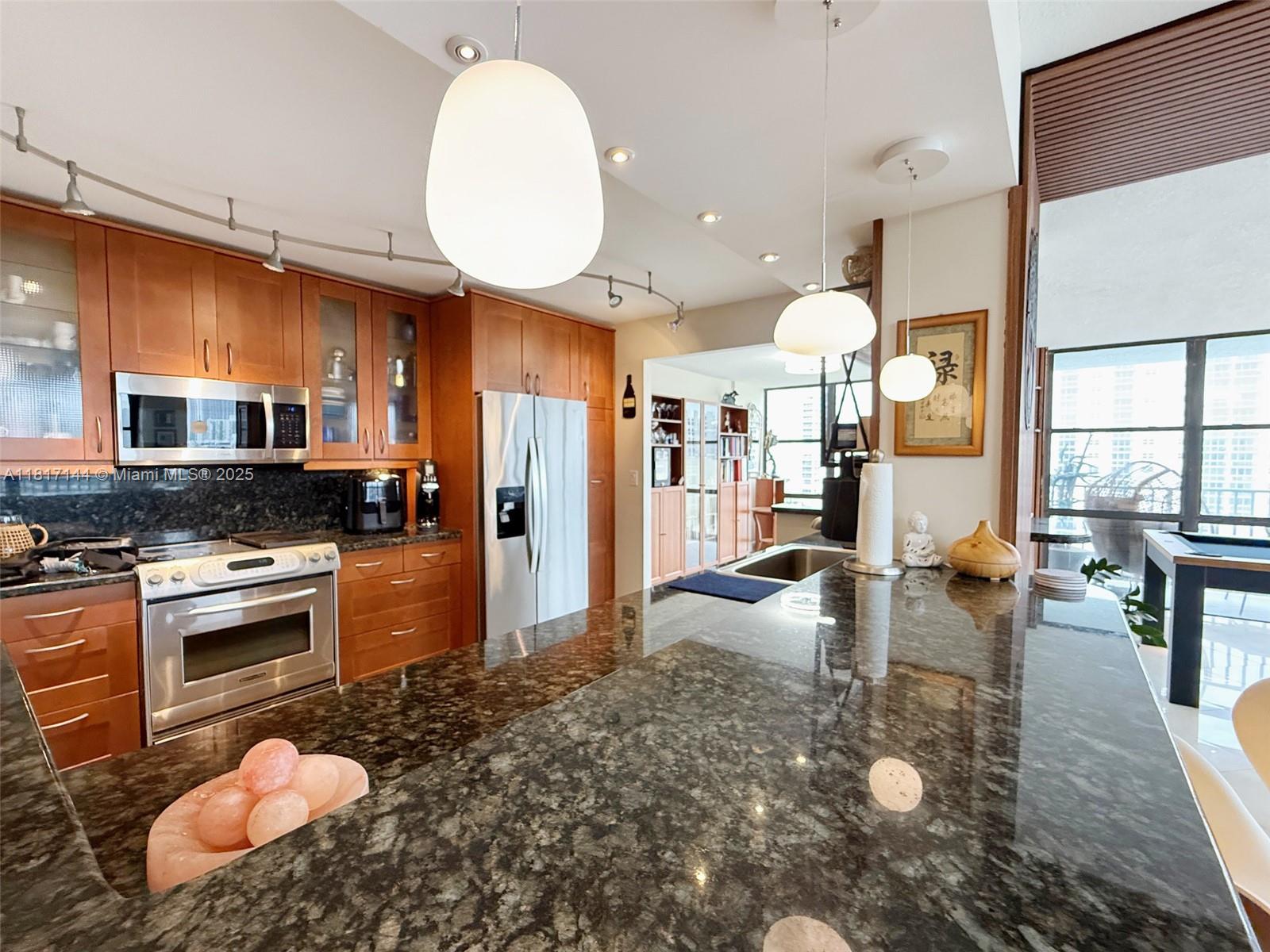 OCEANVIEW PARK CONDO - Residential Lease