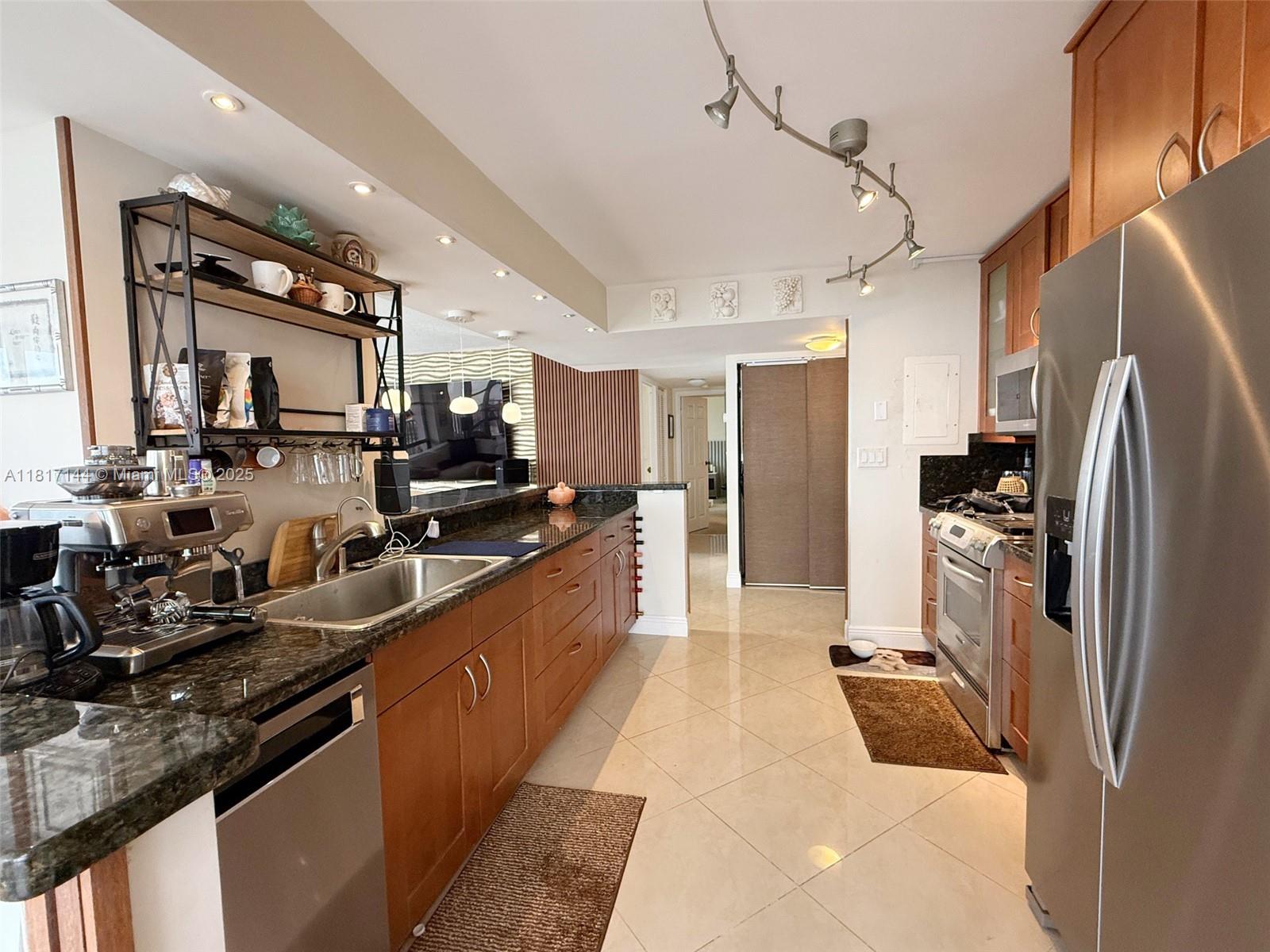 OCEANVIEW PARK CONDO - Residential Lease