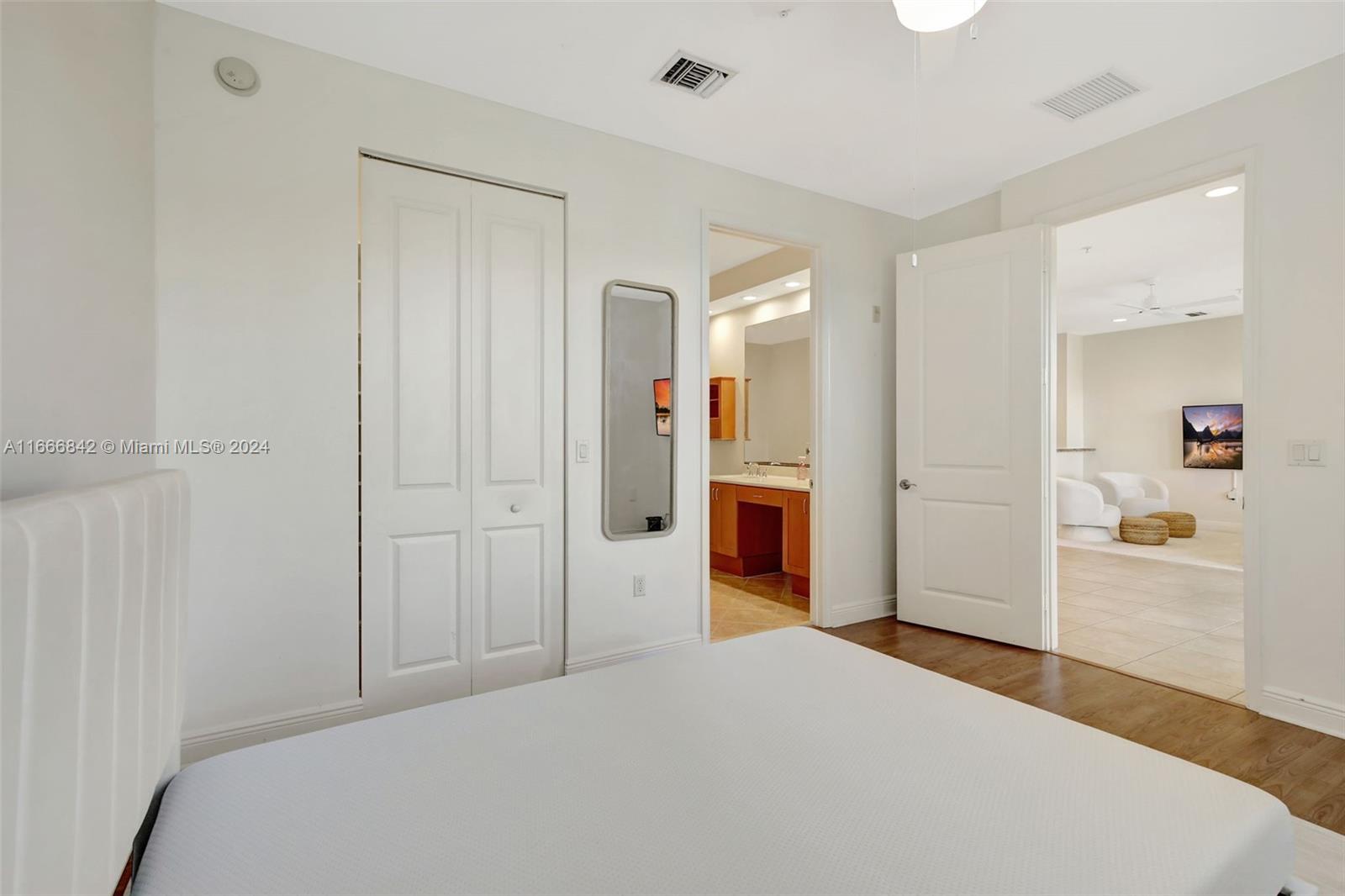 VILLA FLORA CONDO - Residential