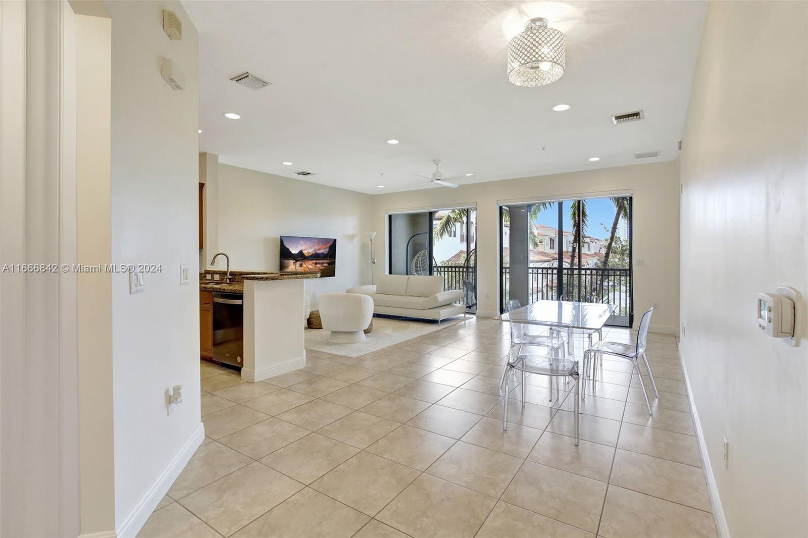VILLA FLORA CONDO - Residential
