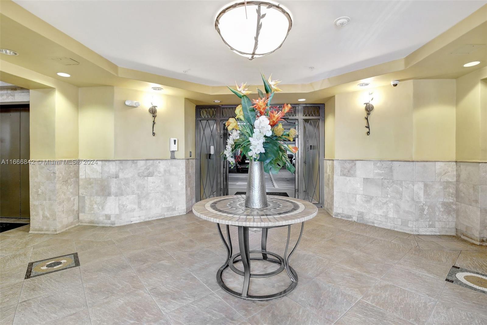 VILLA FLORA CONDO - Residential