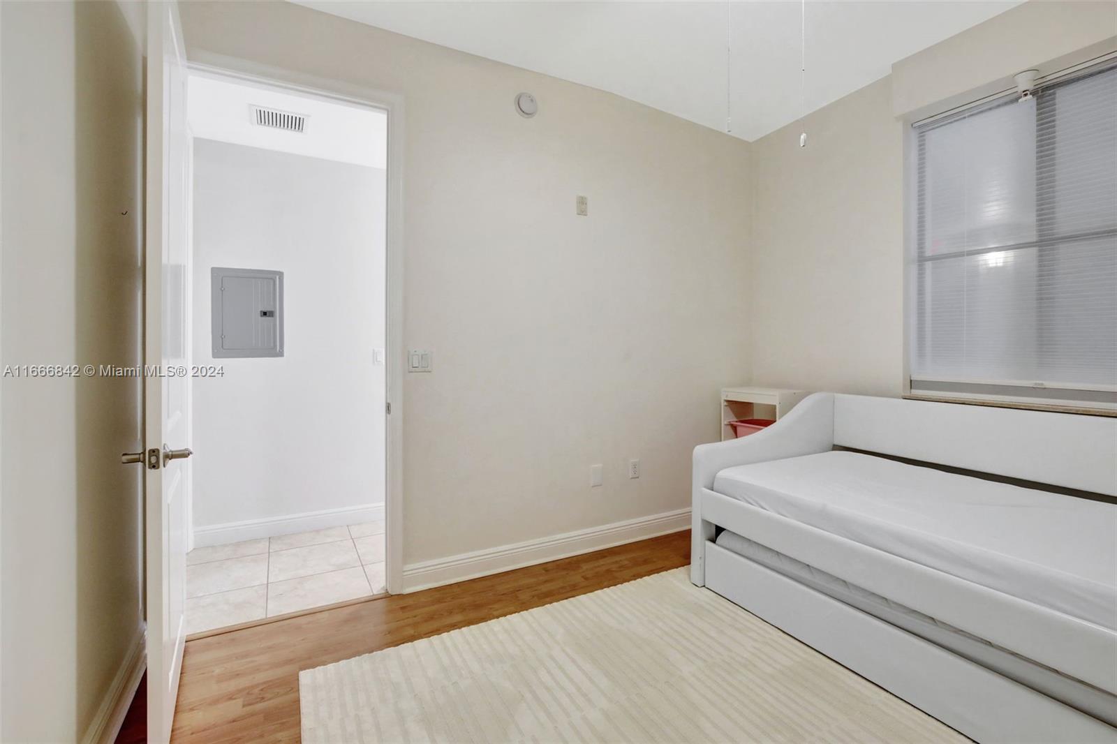 VILLA FLORA CONDO - Residential