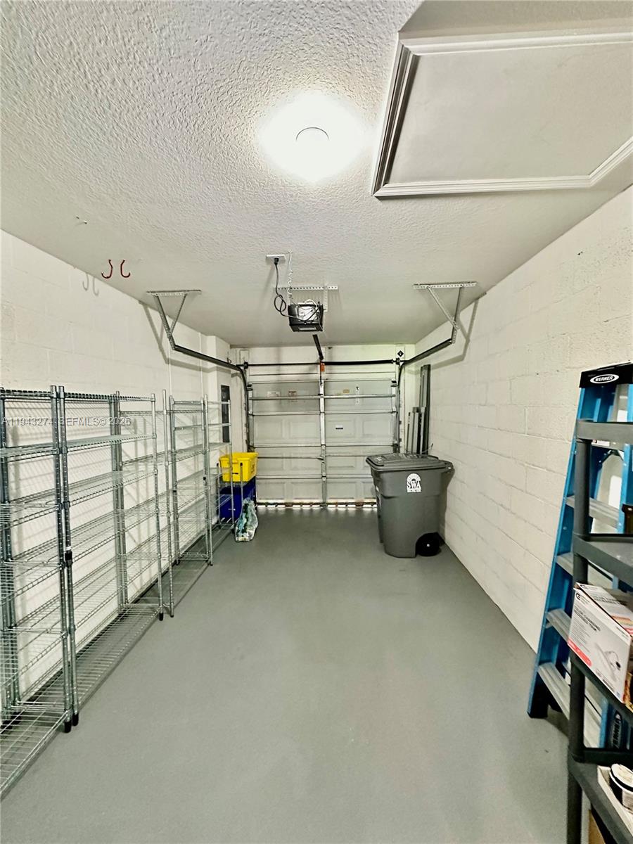 SIERRA PALMS - Residential