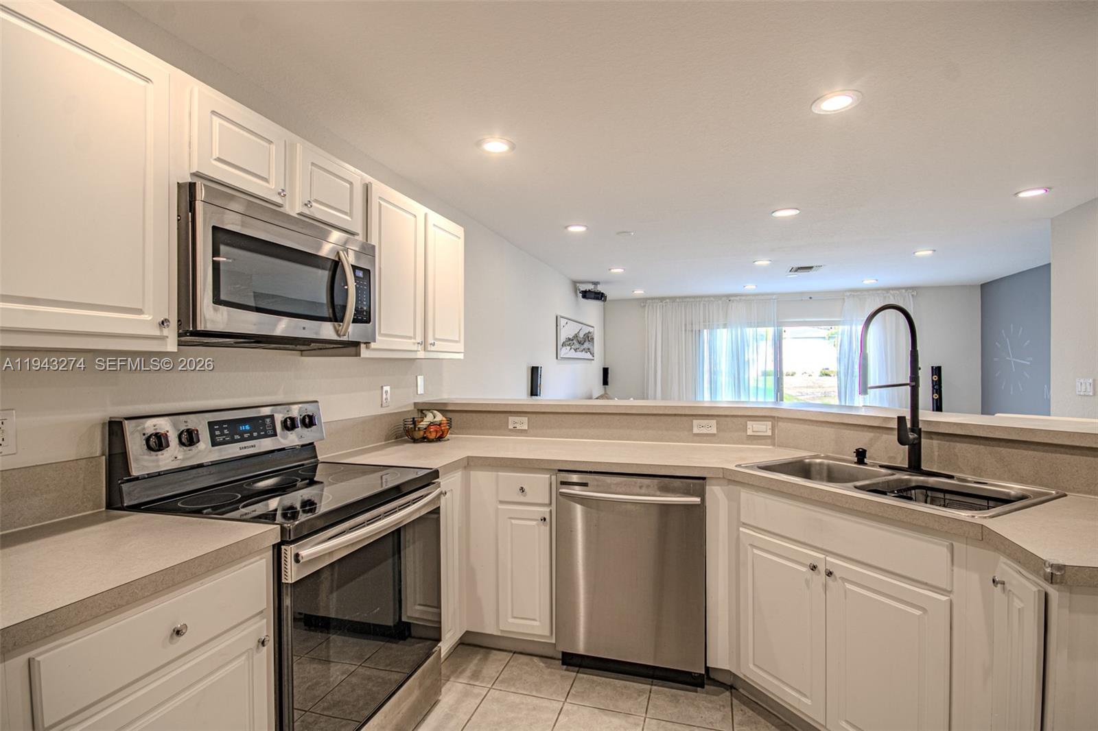 SIERRA PALMS - Residential