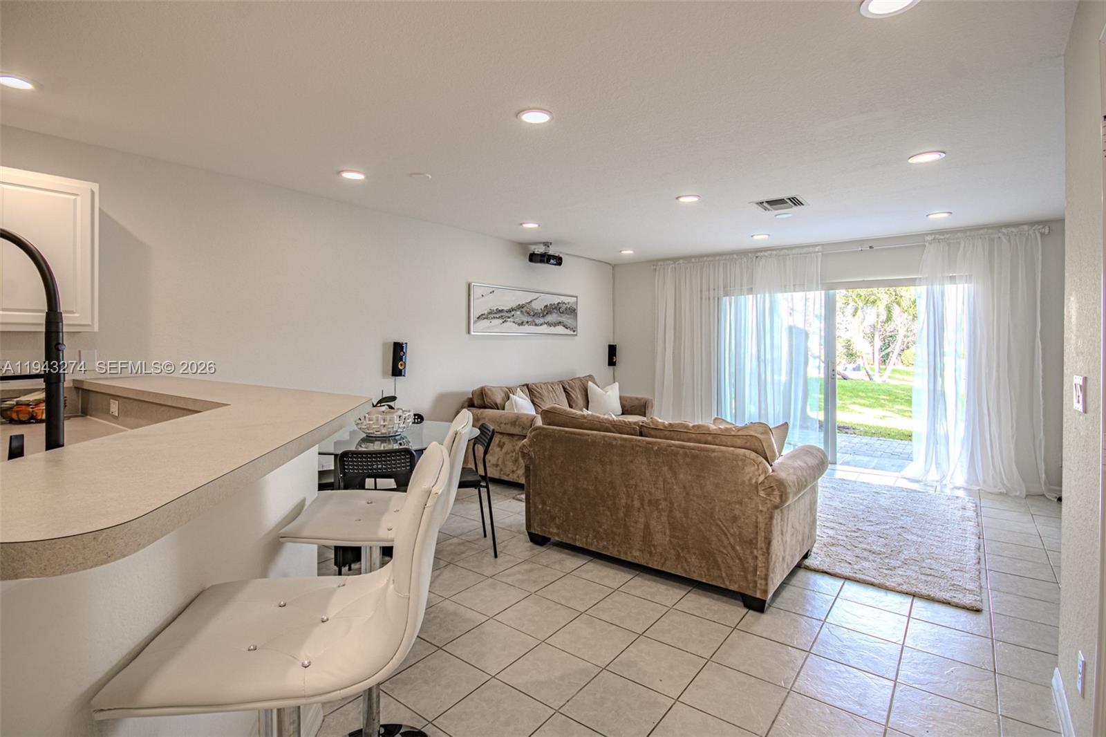 SIERRA PALMS - Residential