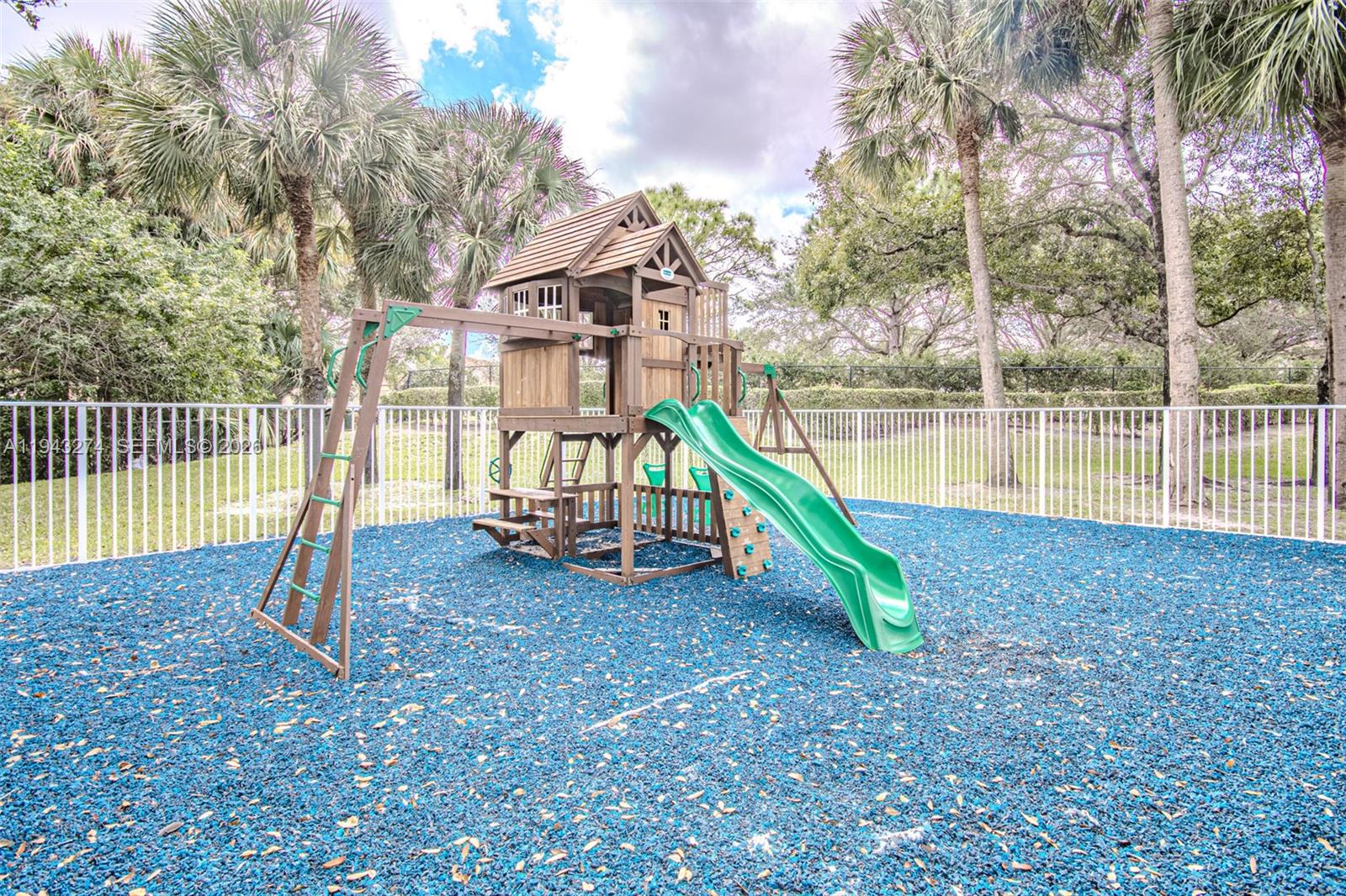 SIERRA PALMS - Residential