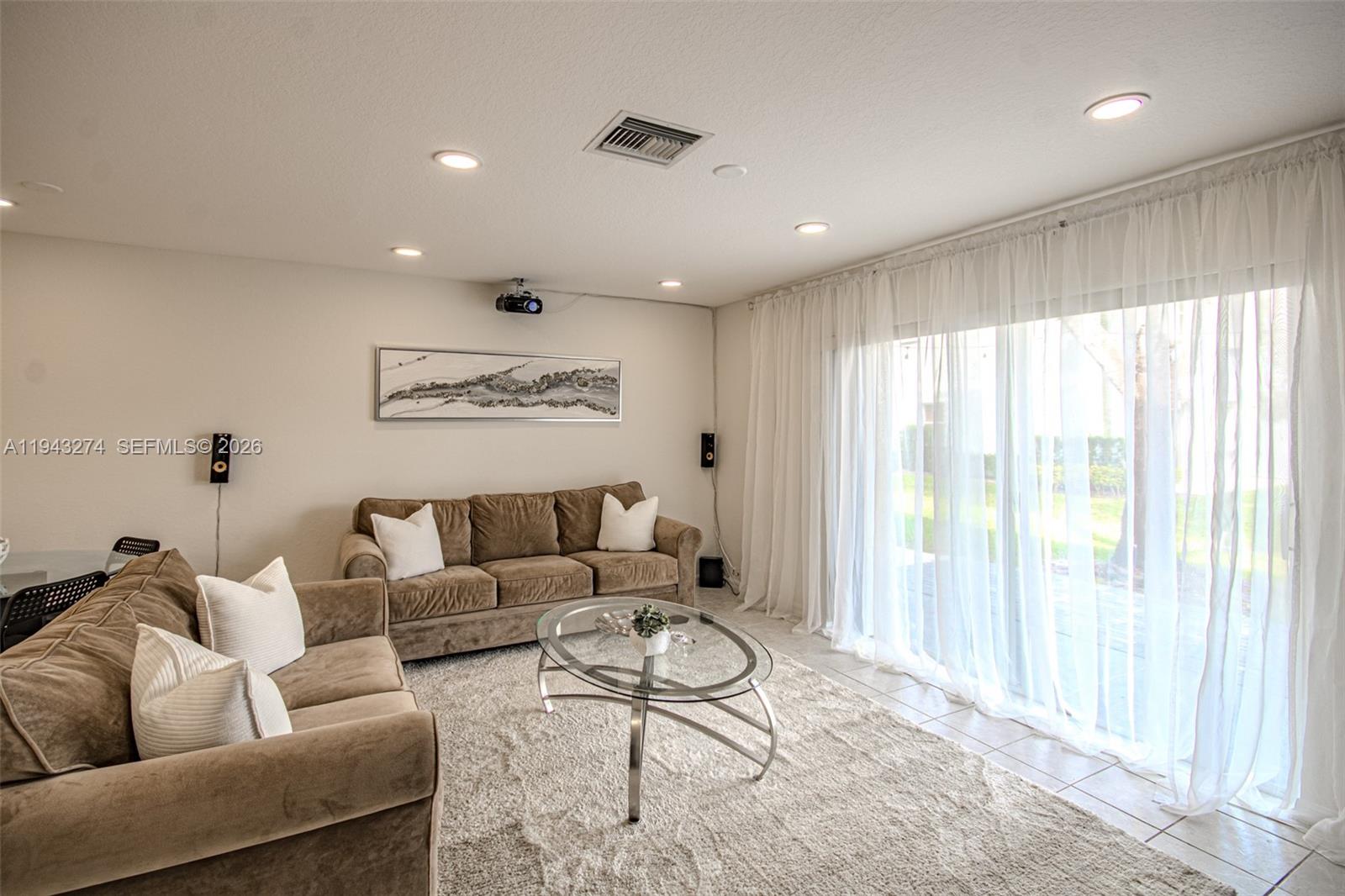 SIERRA PALMS - Residential