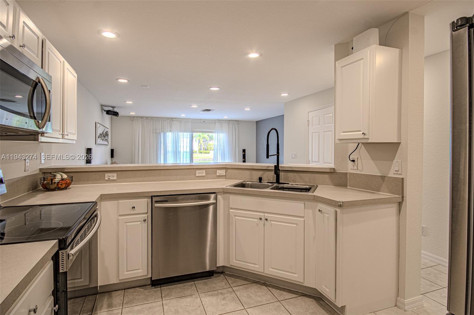 SIERRA PALMS - Residential