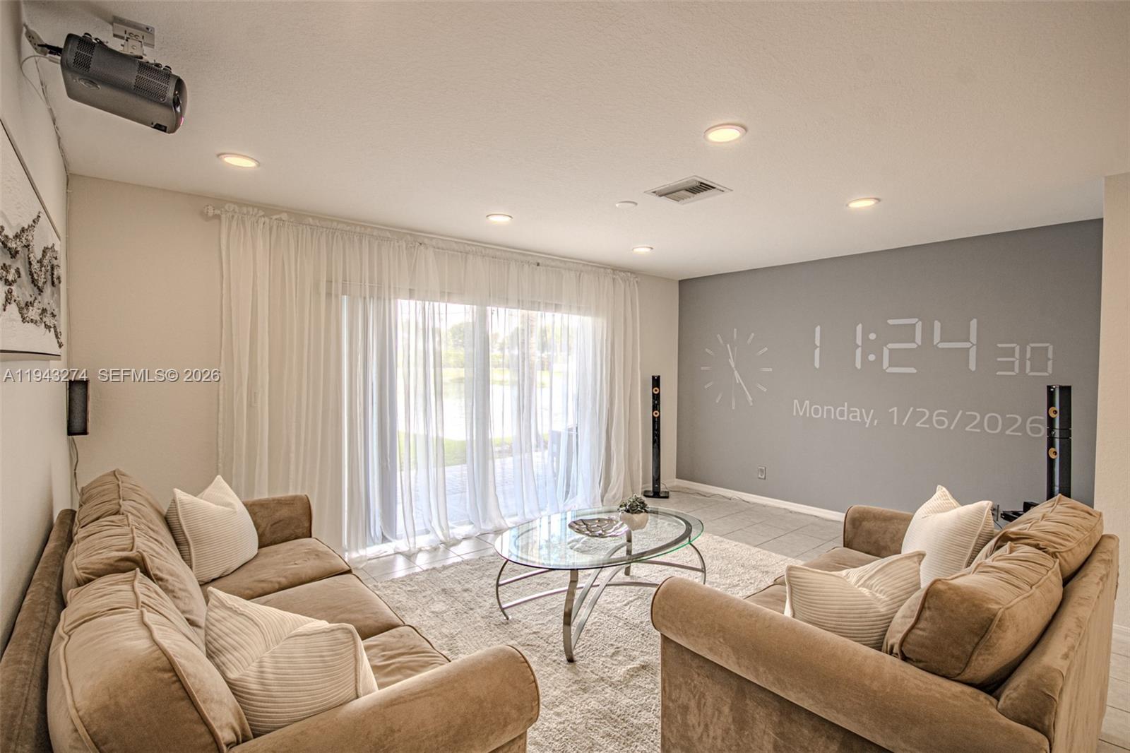 SIERRA PALMS - Residential