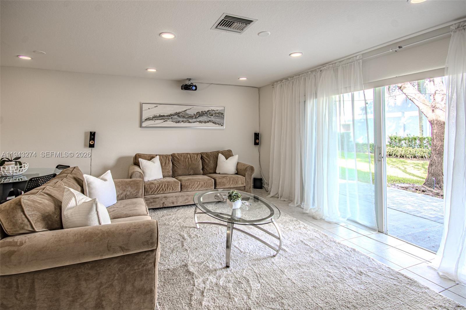 SIERRA PALMS - Residential