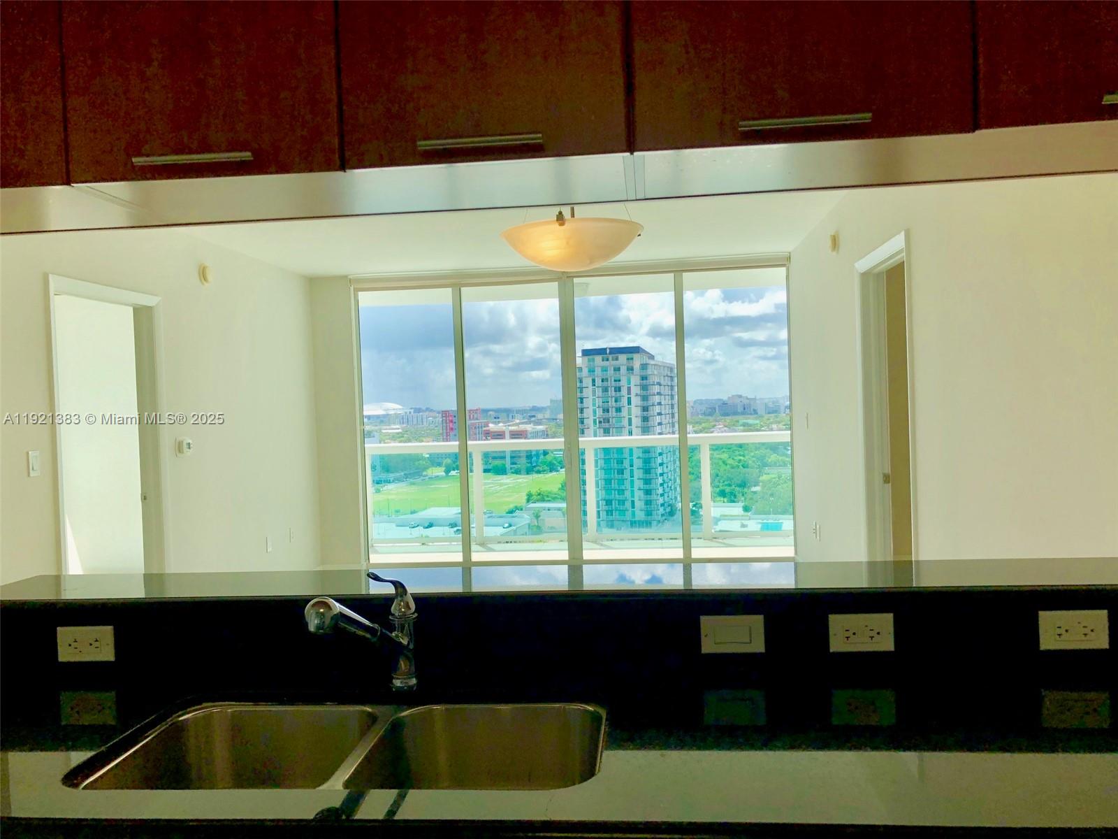 1800 N Bayshore Dr 1910