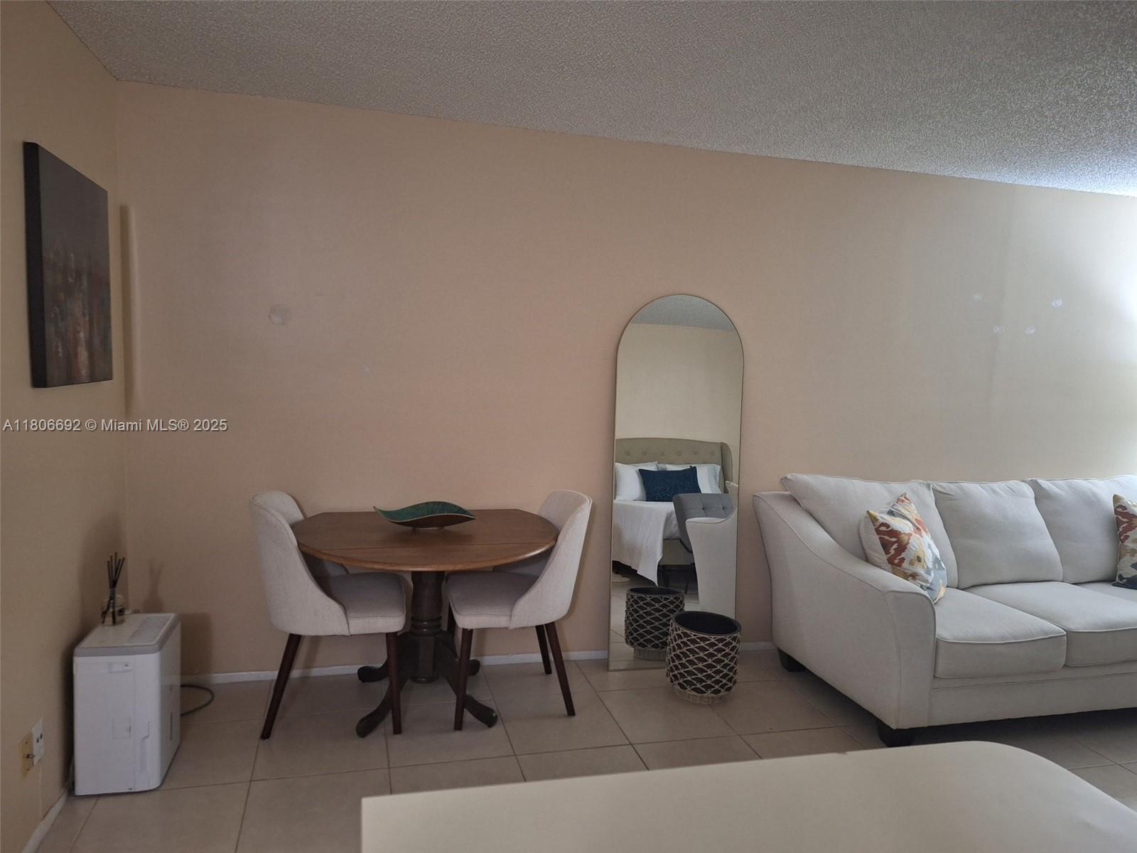 2701 Riverside Dr 202-B