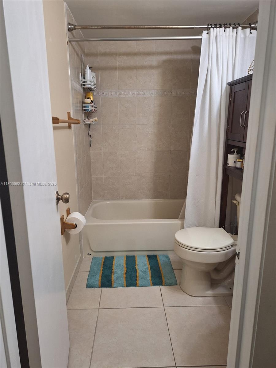 2701 Riverside Dr 202-B