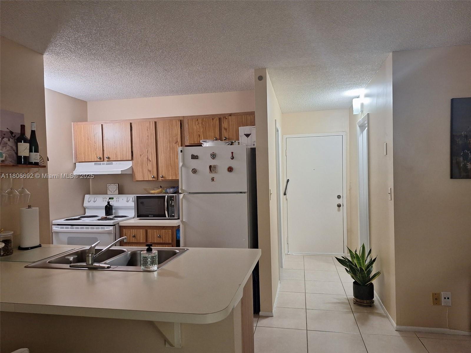 2701 Riverside Dr 202-B