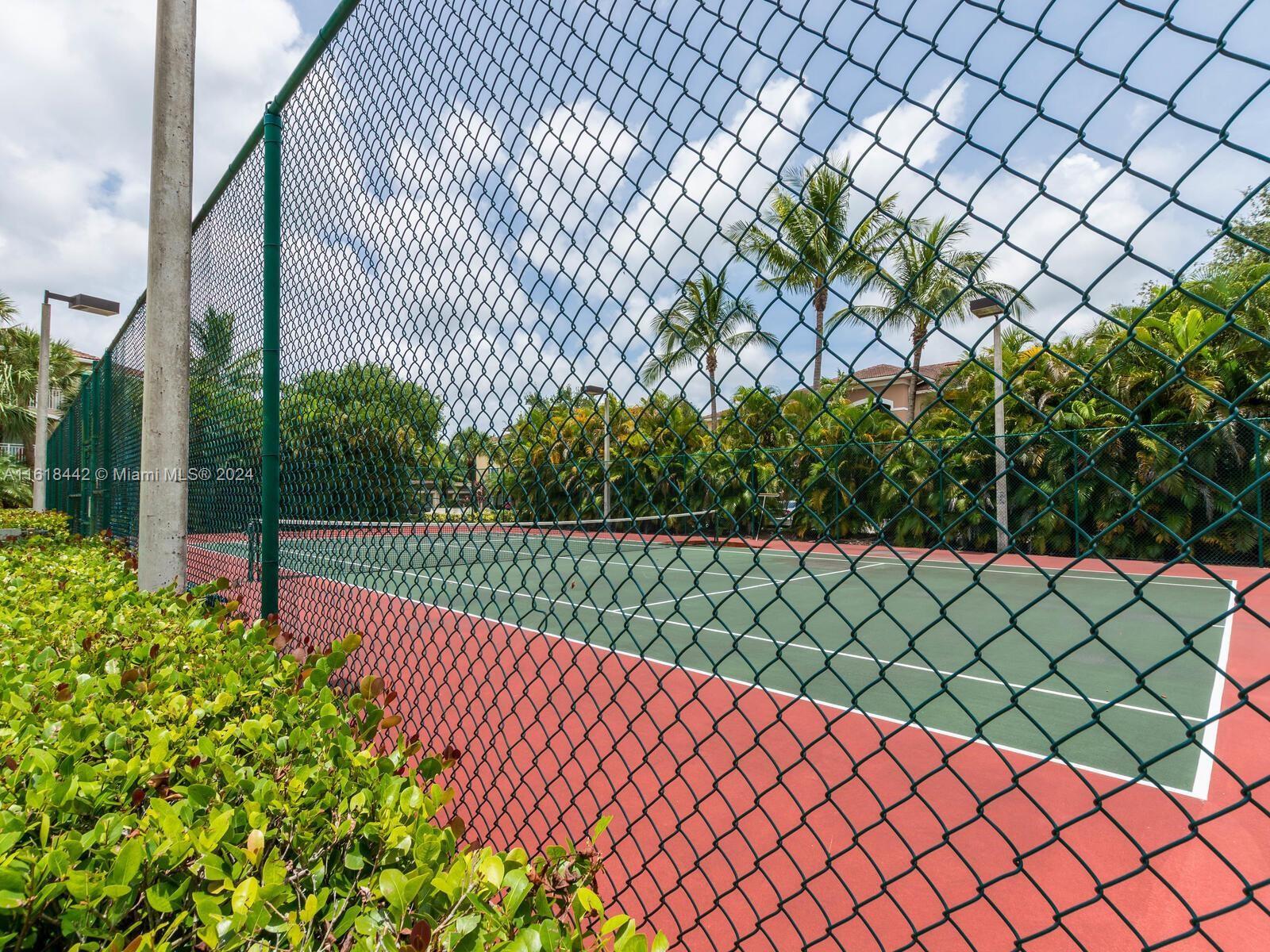 VILLAS AT EMERALD DUNES C - Residential