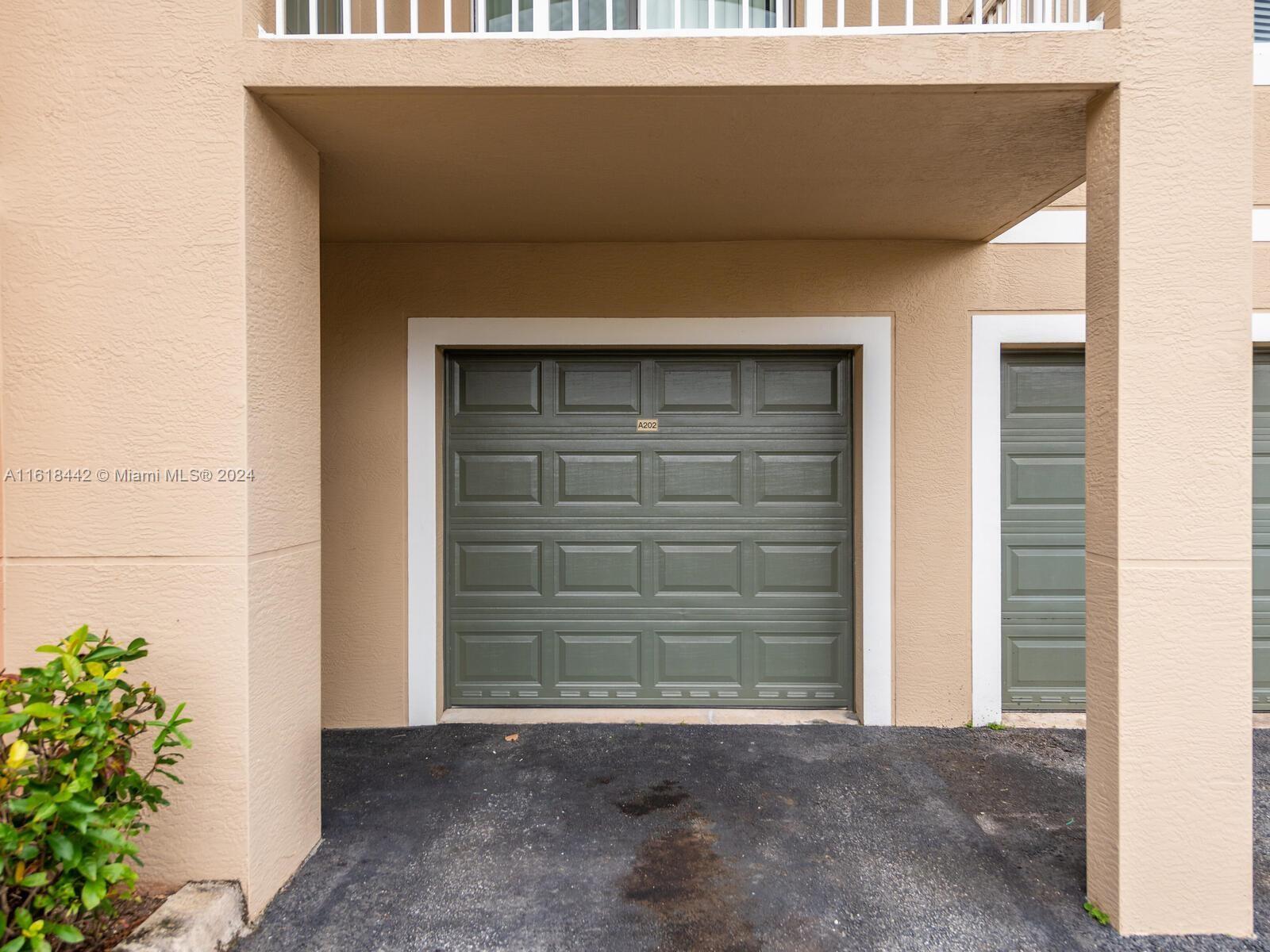 VILLAS AT EMERALD DUNES C - Residential