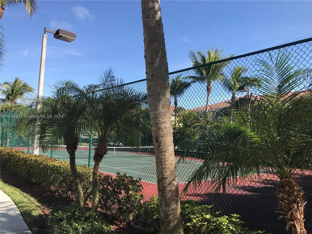 VILLAS AT EMERALD DUNES C - Residential