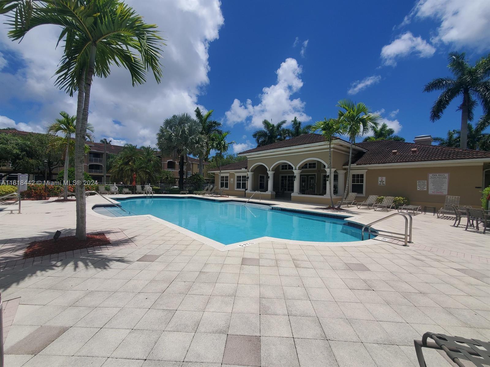 VILLAS AT EMERALD DUNES C - Residential