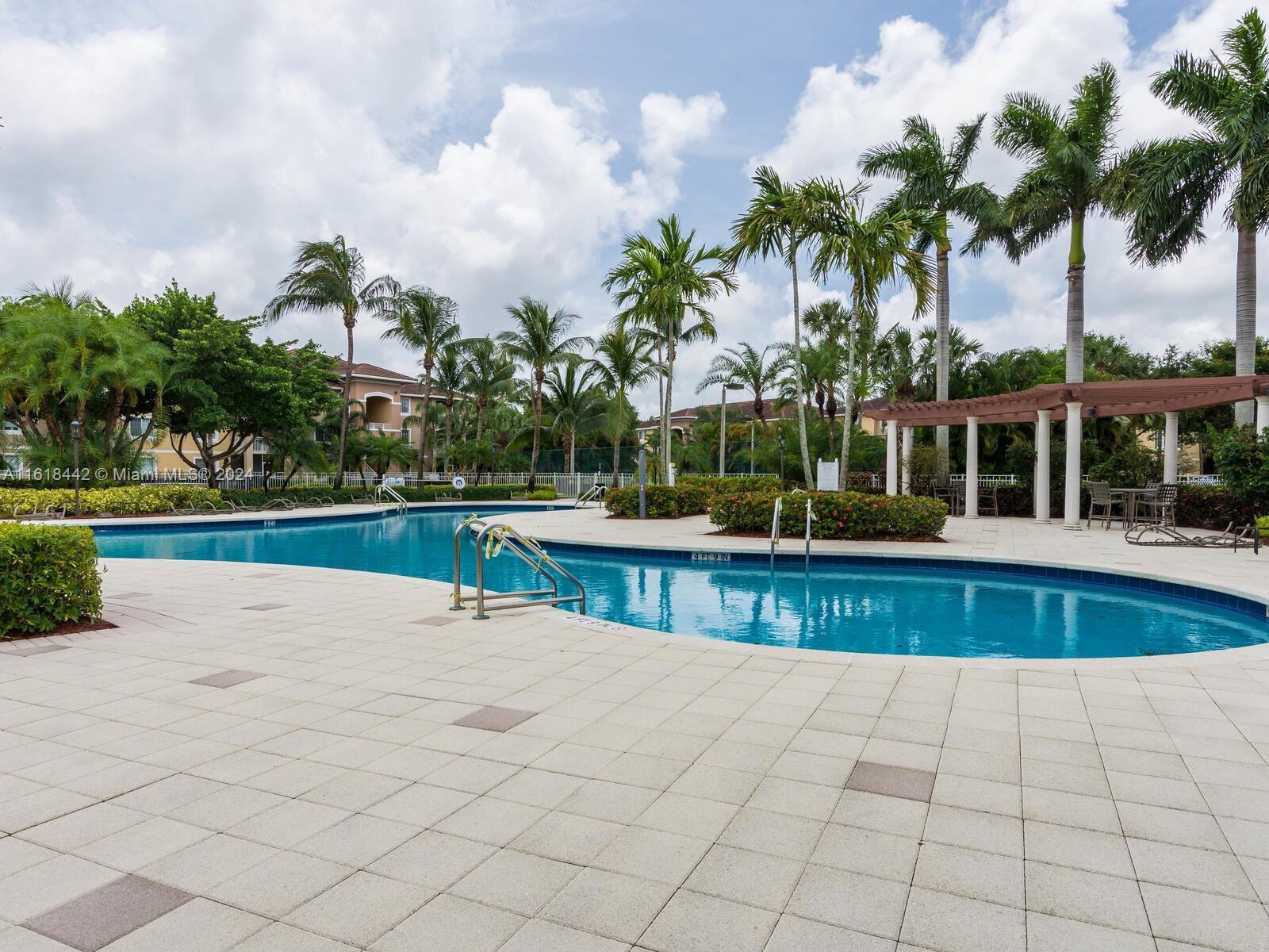 VILLAS AT EMERALD DUNES C - Residential