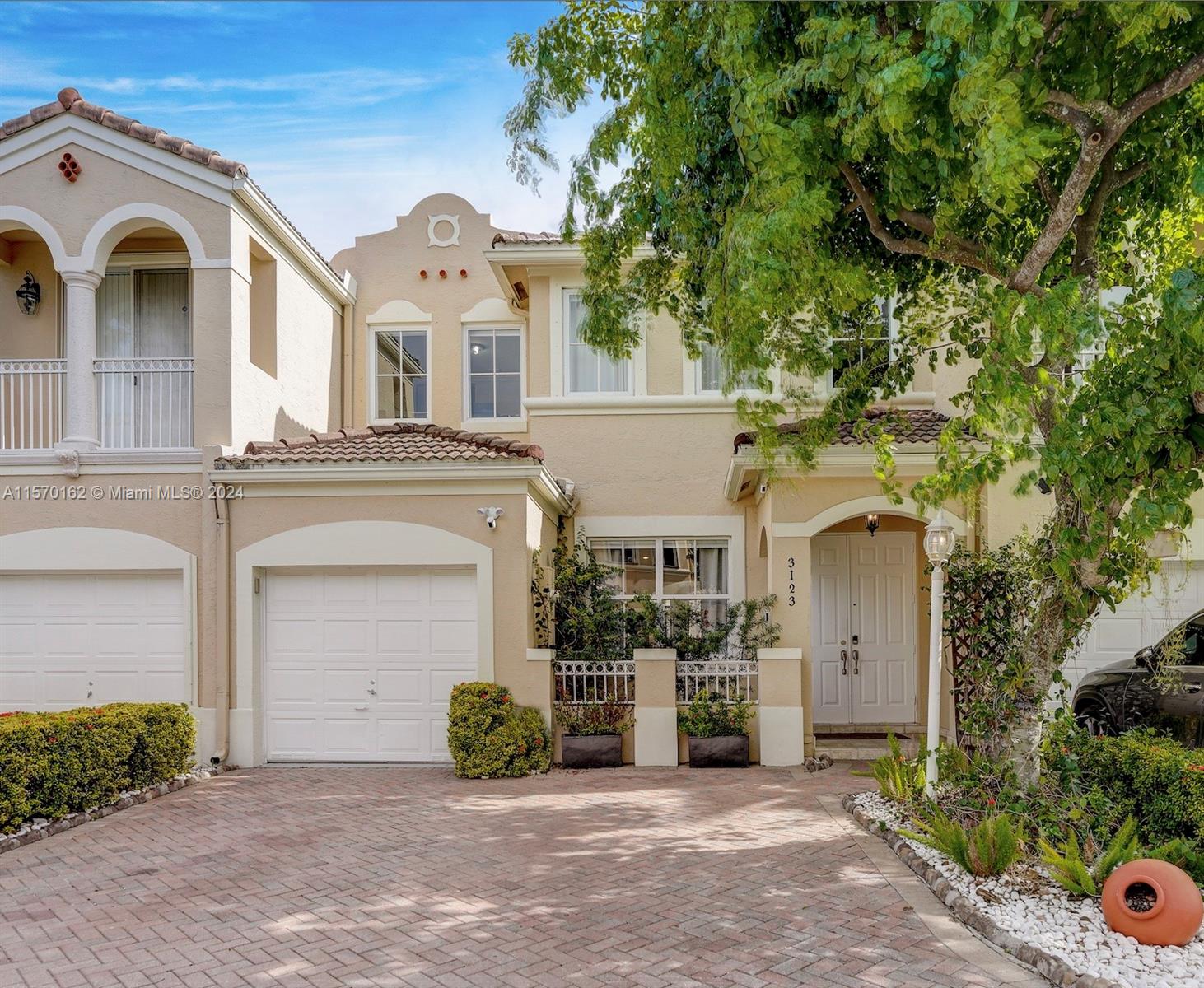 Photo 1 of 3123 Nw 101st Place Pl, Doral, Florida, $649,900, Web #: 11570162