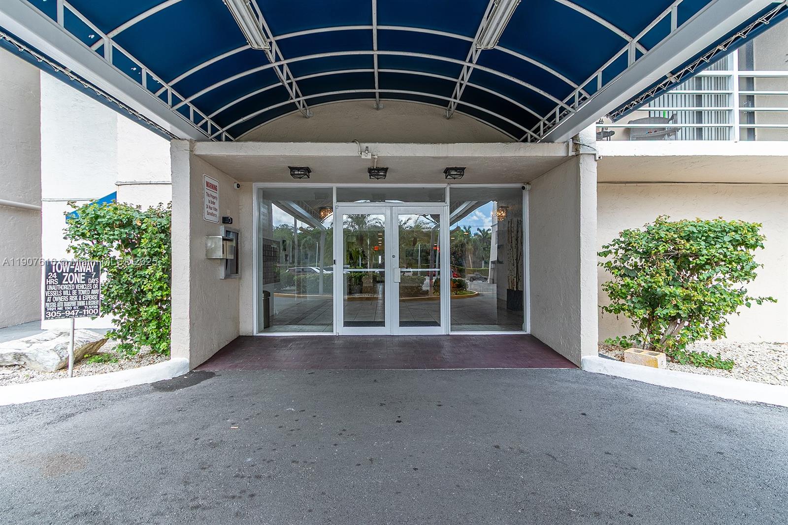 CARLTON BAY CONDO - Residential Lease