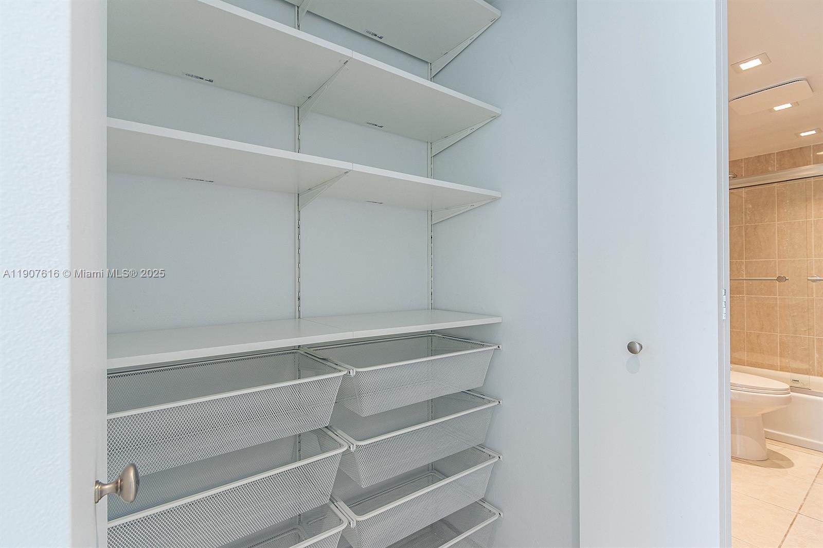 CARLTON BAY CONDO - Residential Lease