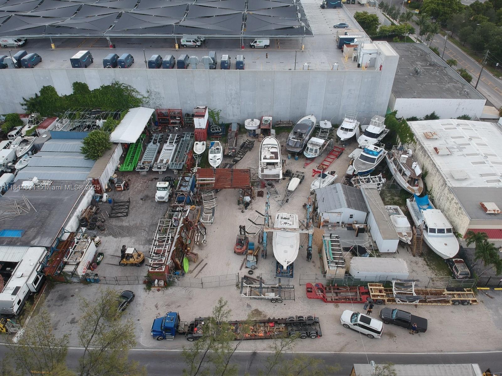 STREAMLAND GARDENS - Commercial Sale