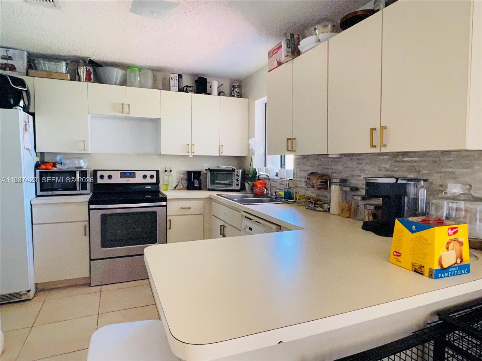 EUREKA MANOR SEC 1 - Residential