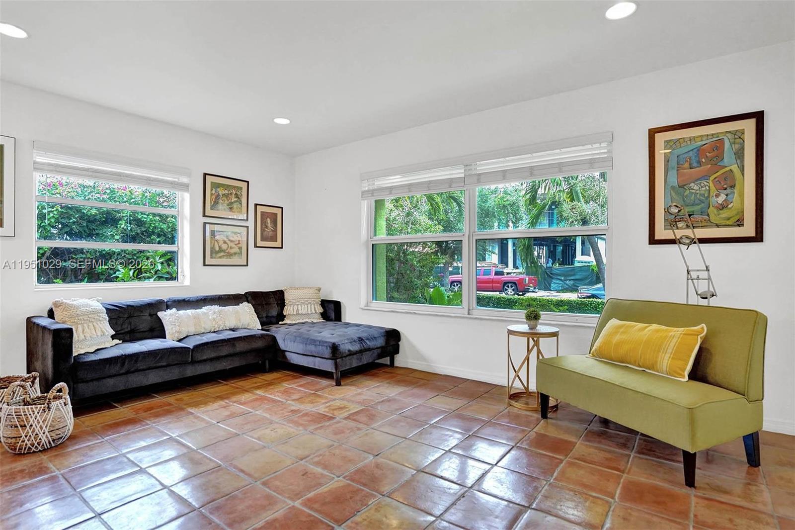 TREASURE ISLAND - Residential