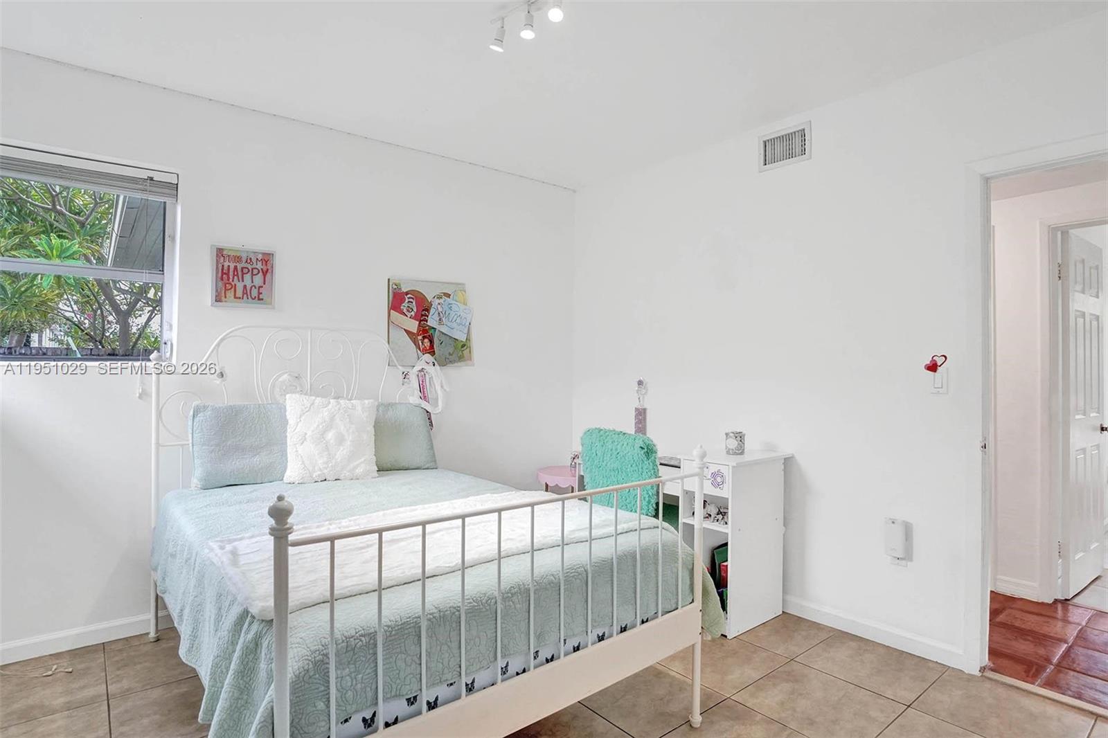 TREASURE ISLAND - Residential