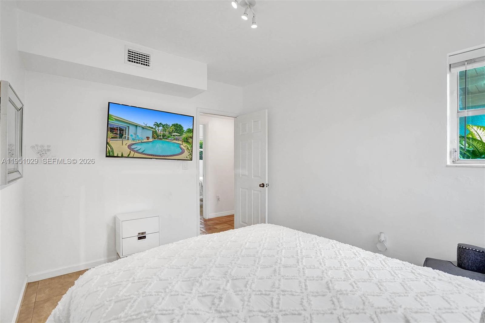 TREASURE ISLAND - Residential