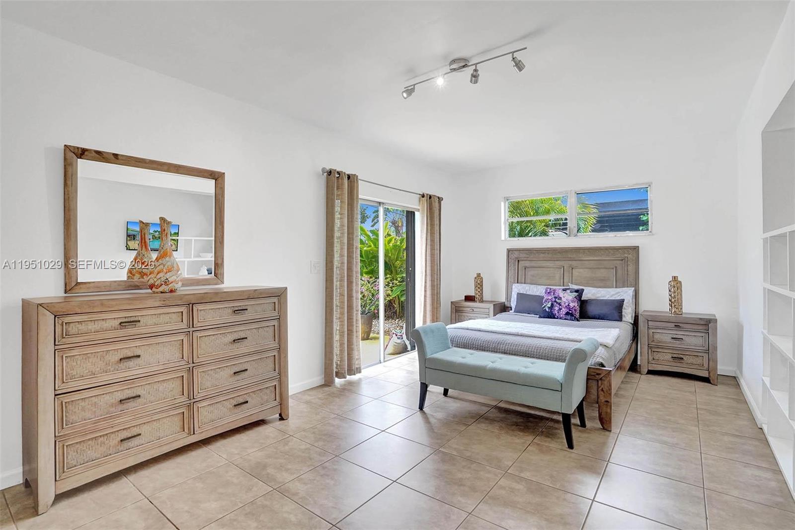 TREASURE ISLAND - Residential