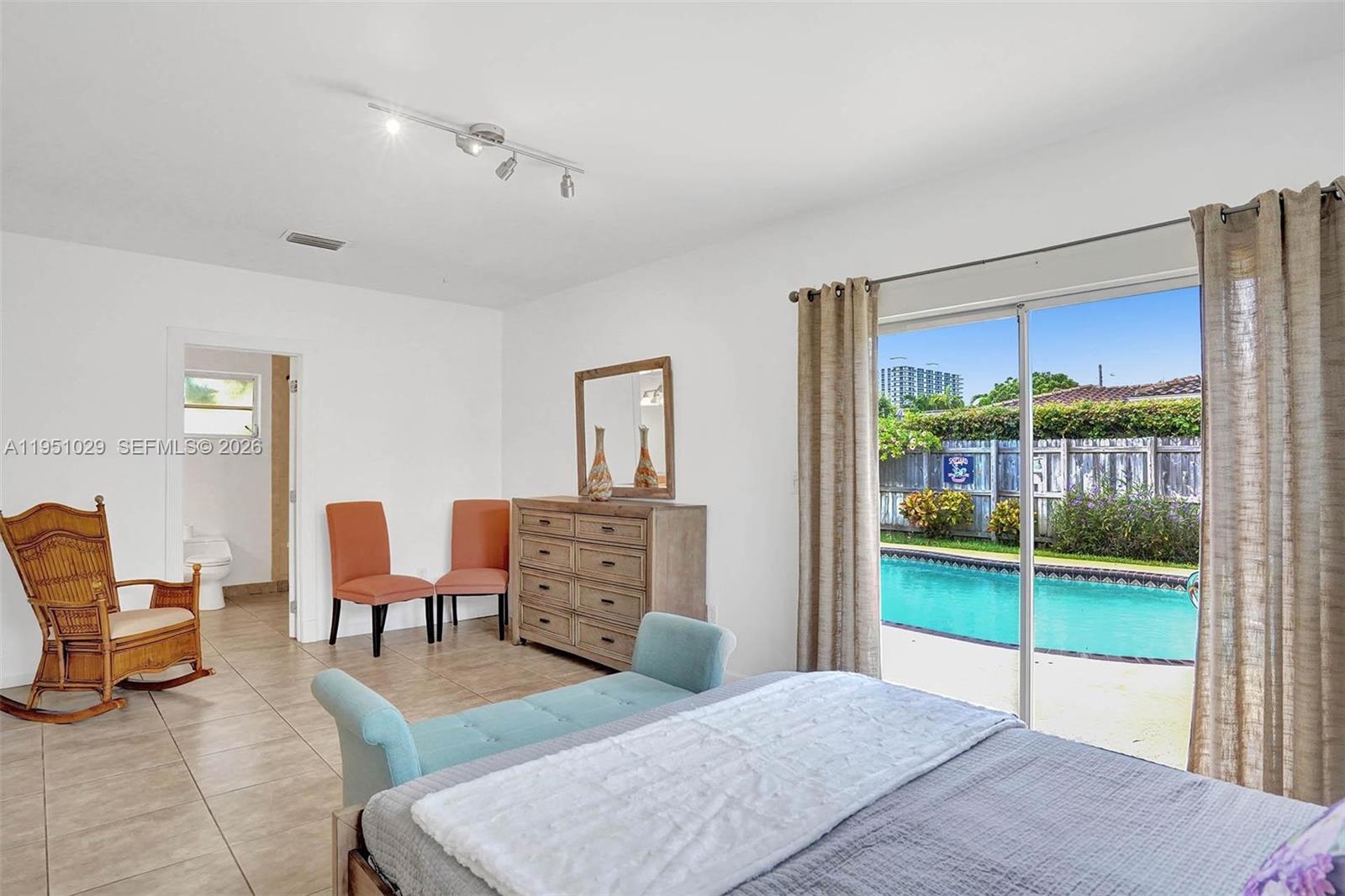 TREASURE ISLAND - Residential