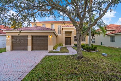 Photo of 714 Heritage Dr, Weston, FL 33326 (MLS # A11941457)