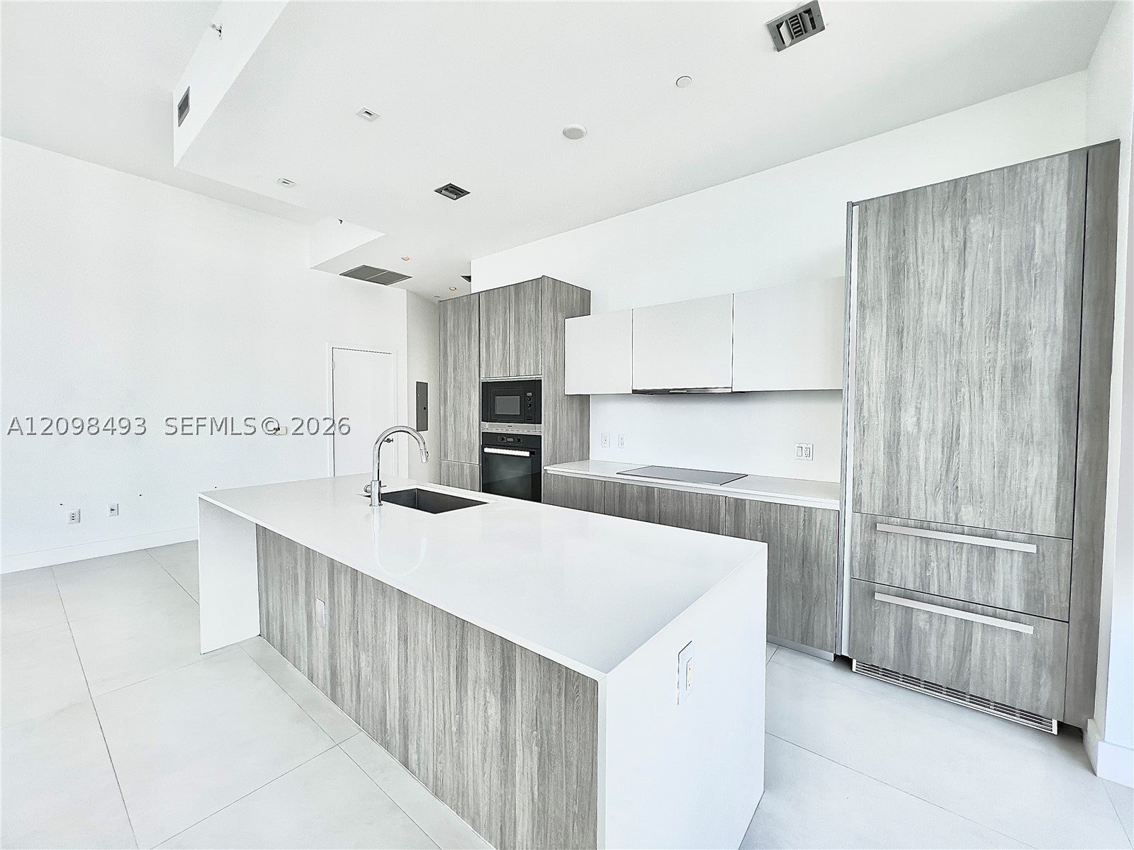 2900 NE 7th Ave 602