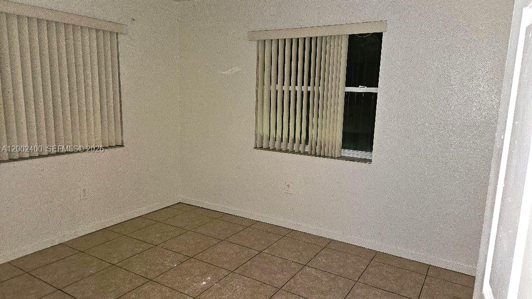 SYMMES SHARMAN - Residential Lease