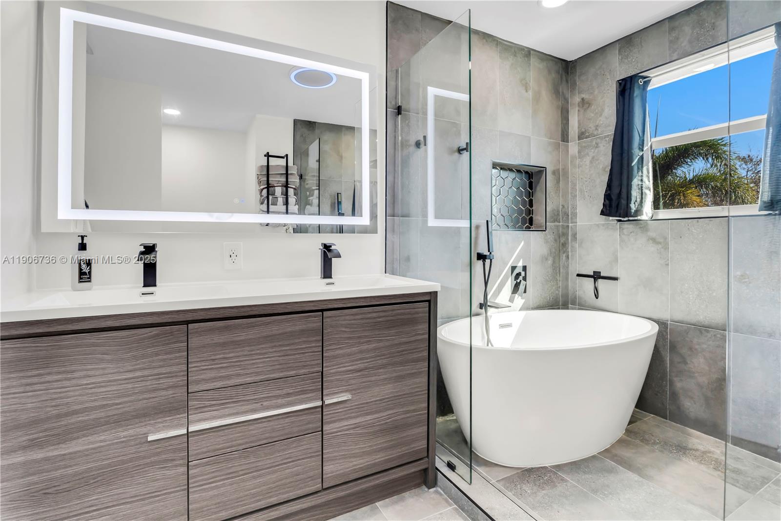 SILVER LAKES PHASE III - Residential