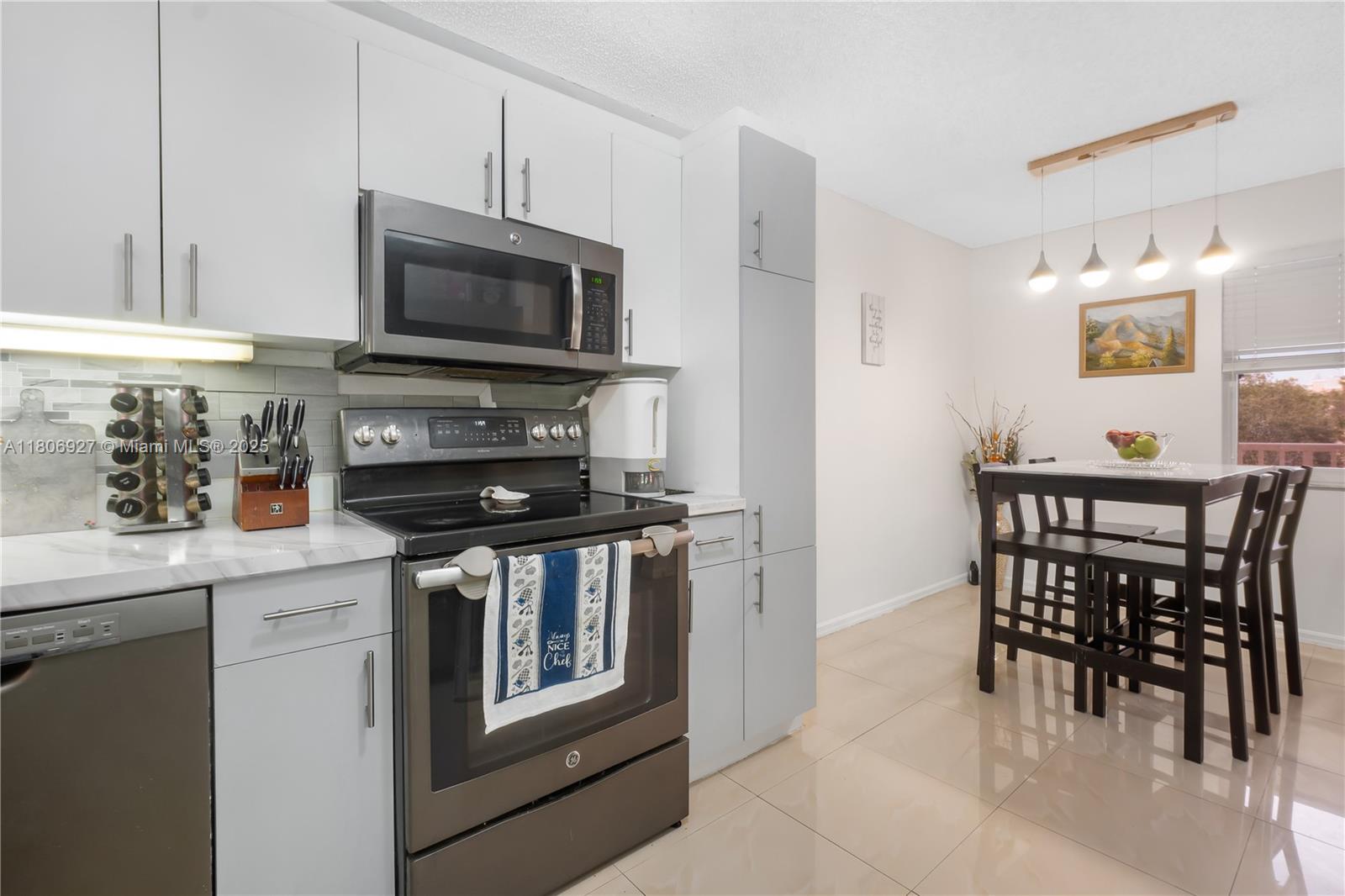 SUNRISE LAKES 196 CONDO - Residential