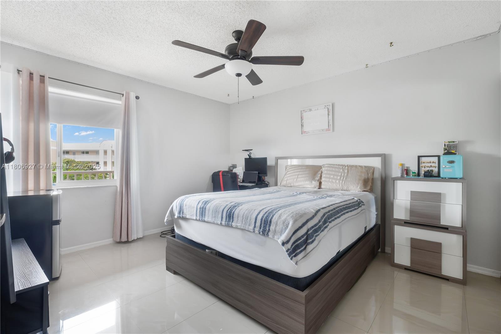 SUNRISE LAKES 196 CONDO - Residential