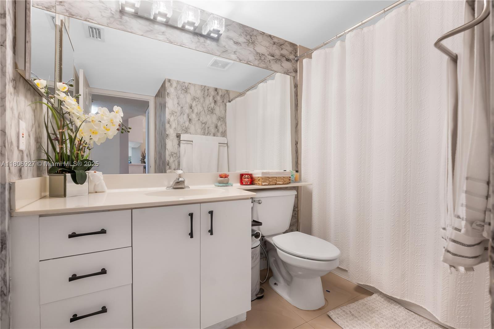 SUNRISE LAKES 196 CONDO - Residential