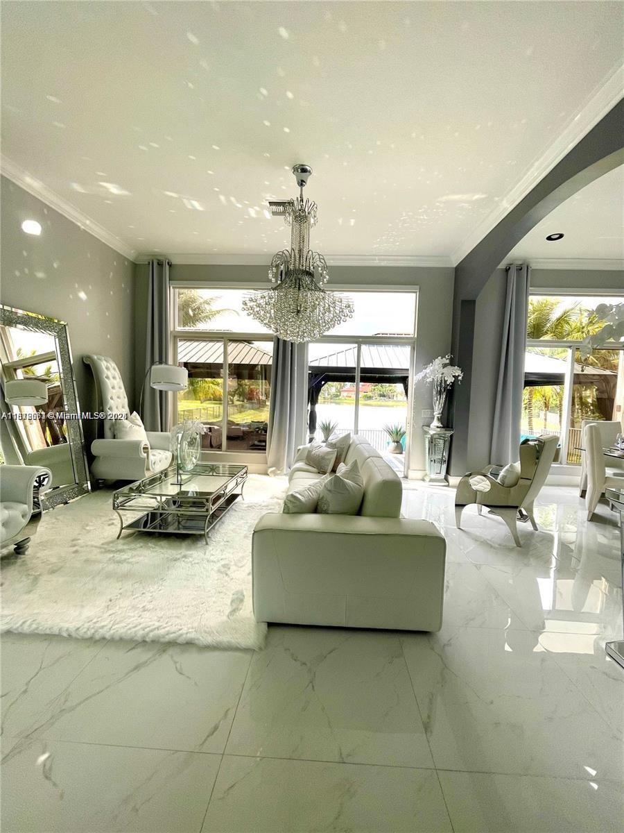 SUNSET LAKES PLAT TWO - Residential Lease