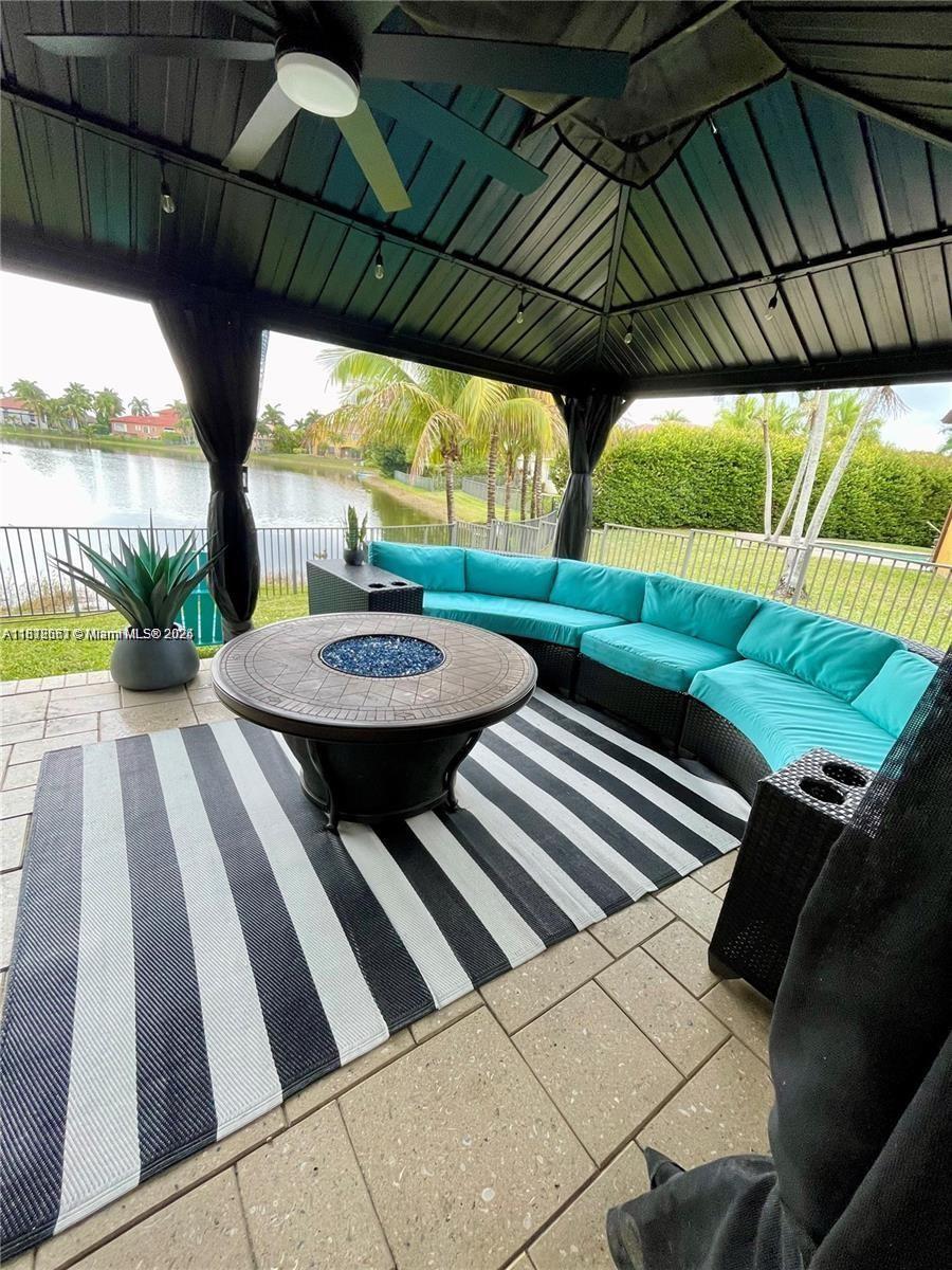 SUNSET LAKES PLAT TWO - Residential Lease