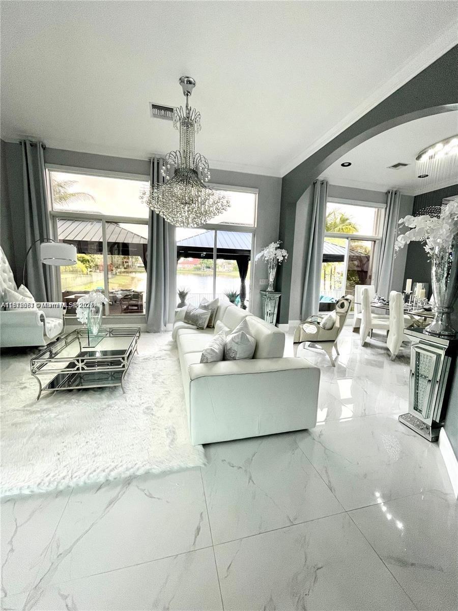 SUNSET LAKES PLAT TWO - Residential Lease