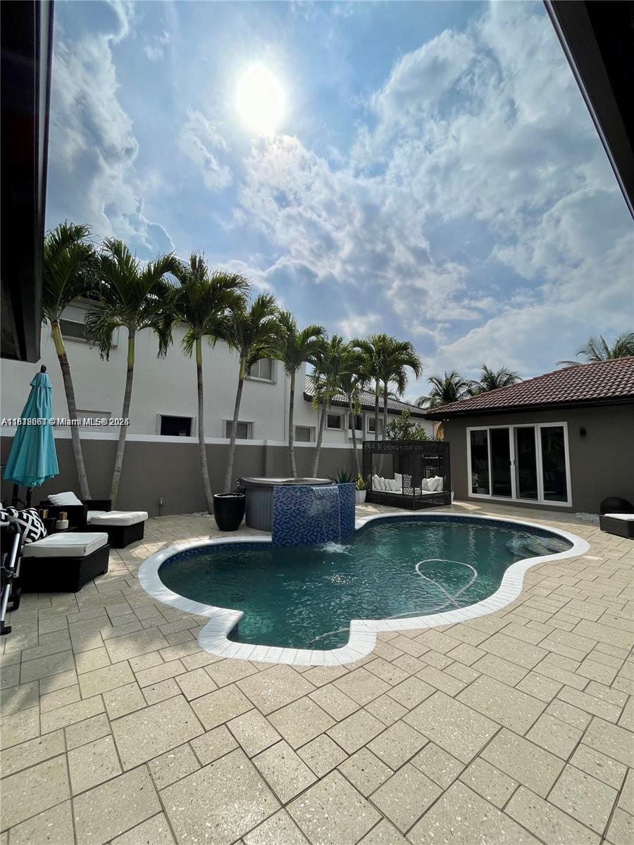 SUNSET LAKES PLAT TWO - Residential Lease
