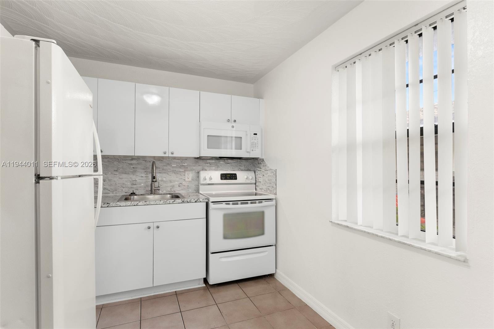 CARVER RANCHES - Residential Income