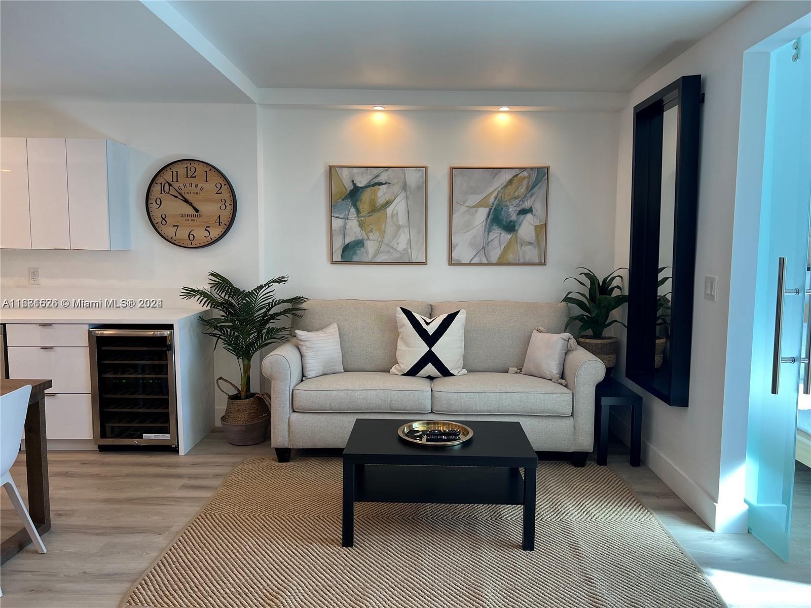 2301 Collins Ave 342